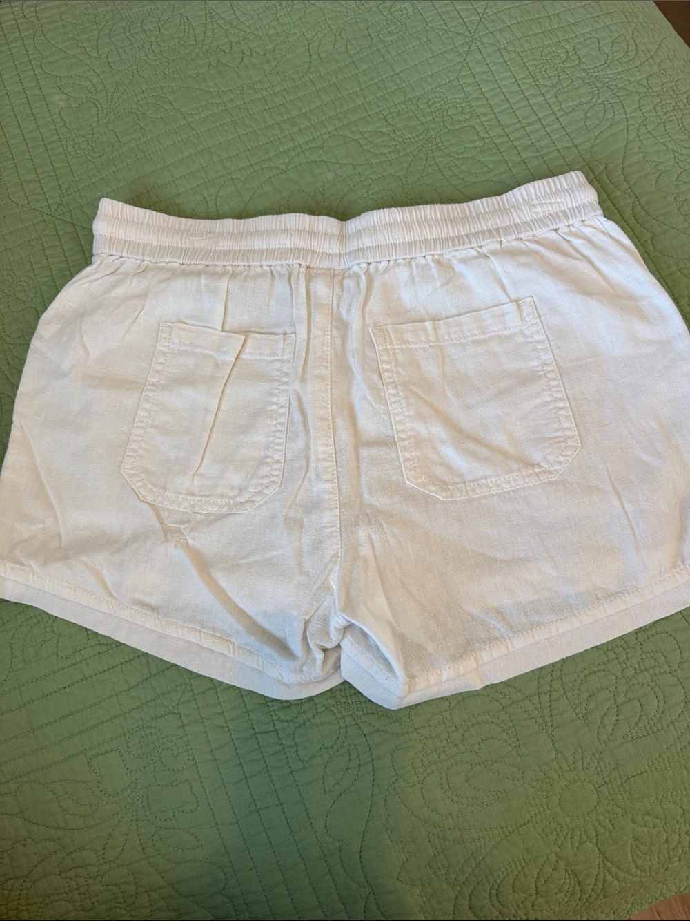 Set of Linen-Blend Shorts in White and Mustard - Picture 4 of 8